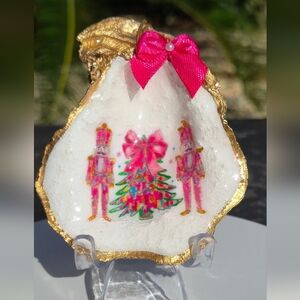 ✨️Handcrafted Holiday Oyster Shell Ornament